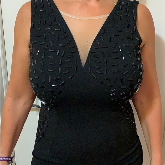 Black gown - Picture 2 of 4